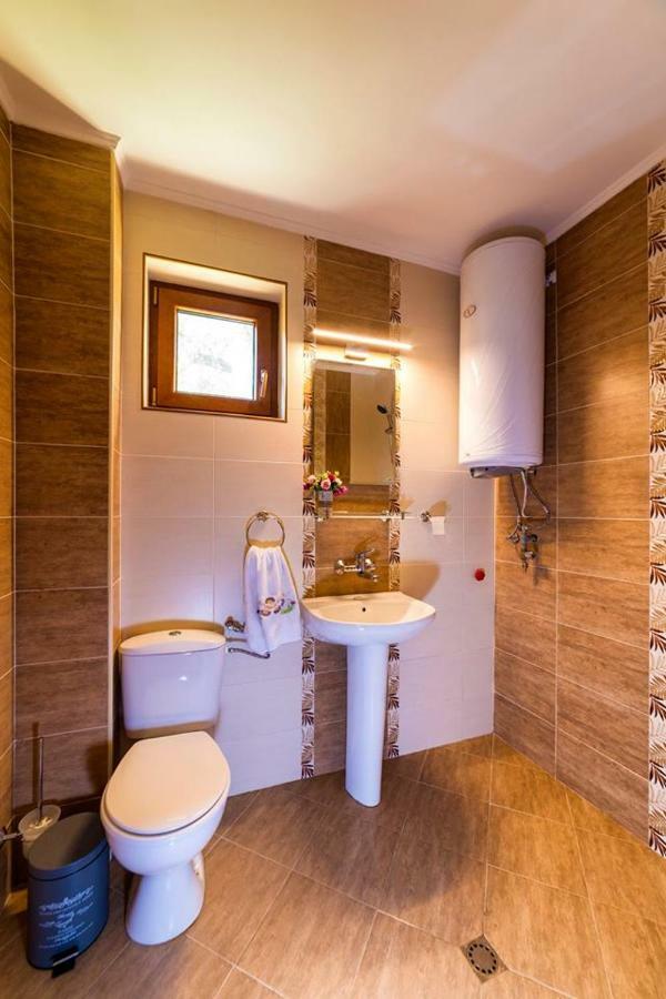 Guest House Beniart Vetrintsi Zewnętrze zdjęcie
